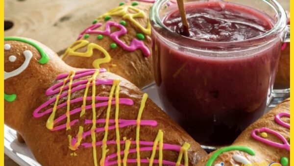 Colada morada con guaguas de pan ritual de los difuntos - Colada morada con
